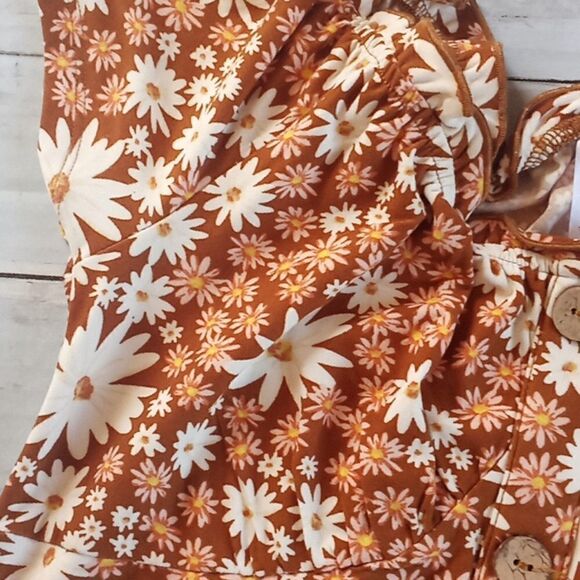 Super Soft Floral Button Front Top - Picture 7 of 7